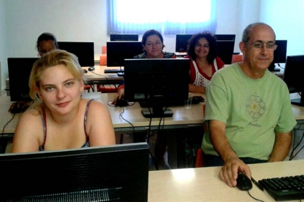 8 personas participan en un taller practico sobre como crear tu propia empresa organizado por el ayuntamiento 60e8051d4bd42