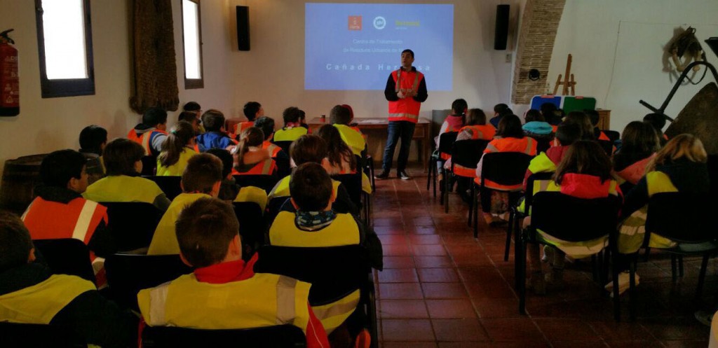 alumnos de lorqui visitan las instalaciones del centro de tratamientos de residuos de canada hermosa 60e7f91776c5e