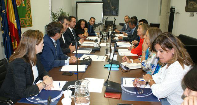 el alcalde de lorqui asiste a la reunion de la femp para coordinar las iniciativas municipales para acogida de refugiados 60e800697999b