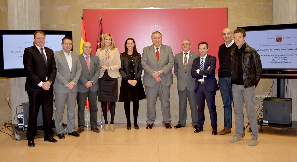 el alcalde firma un convenio con fomento para la rehabilitacion de viviendas publicas 60e7ffd29e5ea 1