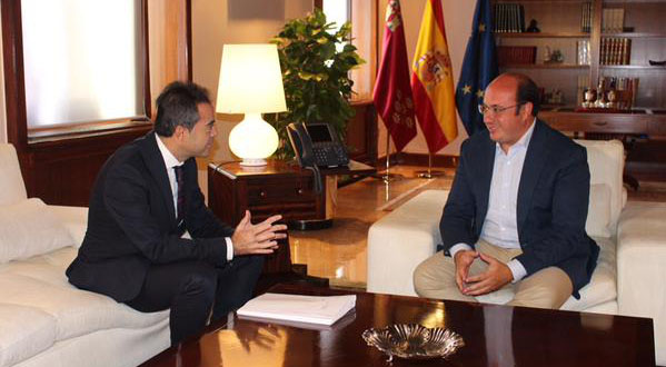 el alcalde insiste a la comunidad en la necesidad urgente de incluir en los presupuestos de 2016 el nuevo centro de salud y un comedor escolar 60e80064bba9d