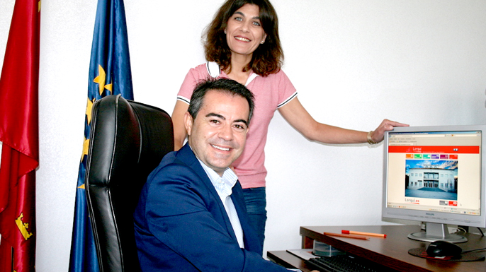 el alcalde recibe mas de 70 preguntas directas de vecinos en un ano a traves de la web municipal 60e8004605137