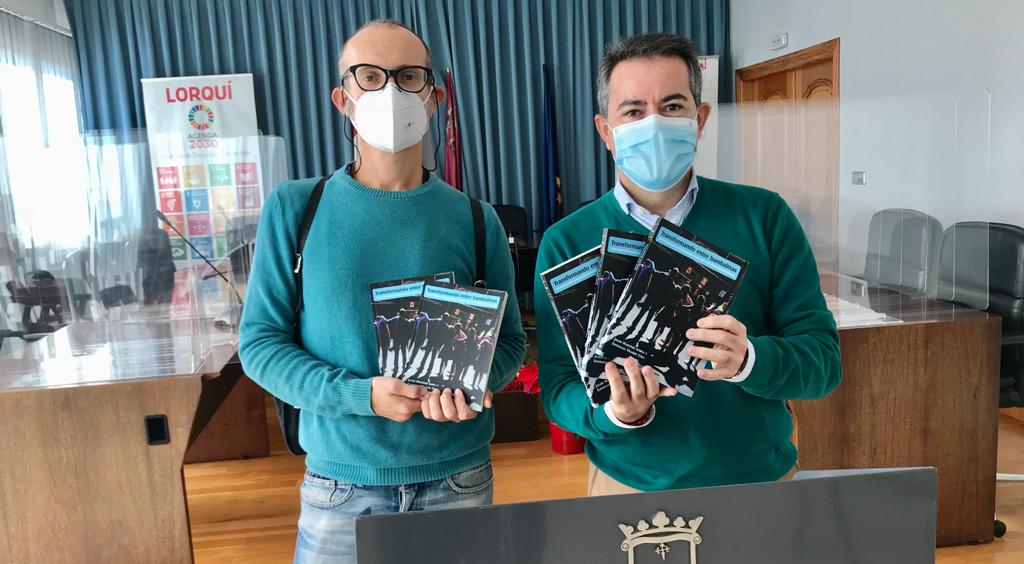 el ayuntamiento de lorqui colabora en la edicion de un libro para la inclusion de personas con discapacidad intelectual a traves del teatro 60e7f2d833010