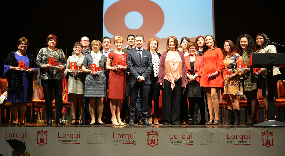 el ayuntamiento hace entrega de los premios 8 de marzo a las mujeres trabajadoras de la escuela municipal infantil 60e7f9210a326