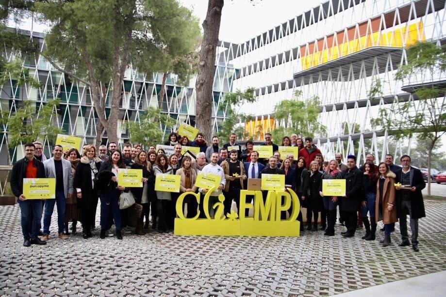 la agencia de desarrollo local asiste a los premios emprendedor a