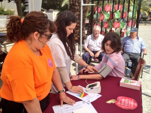 los vecinos y vecinas de lorqui chequean su estado de salud en la plaza del ayuntamiento 60e8054498df8