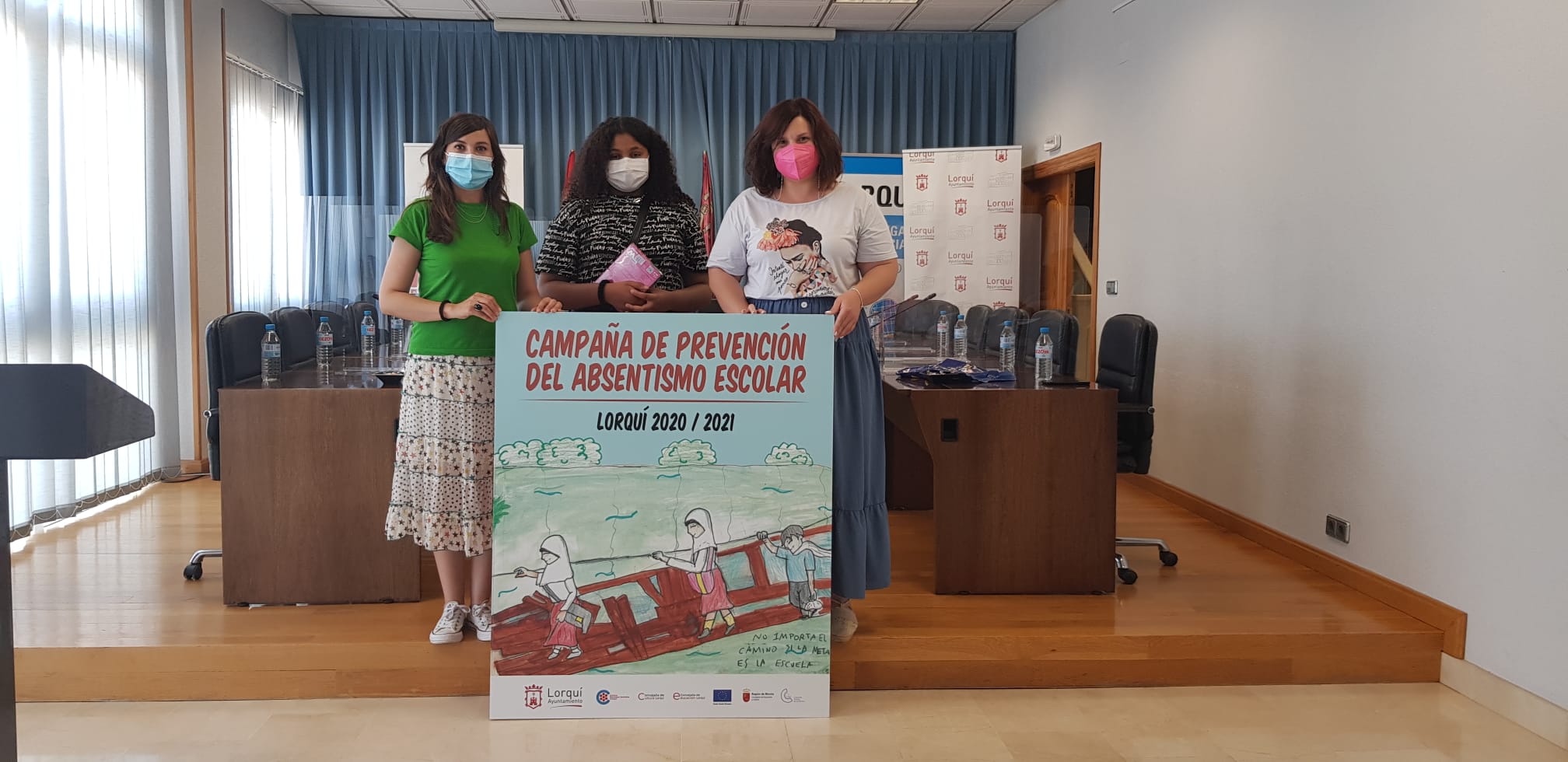 lourdes torres alumna del colegio dolores escamez es la autora del cartel de la campana contra el absentismo 60e7f2151d29a