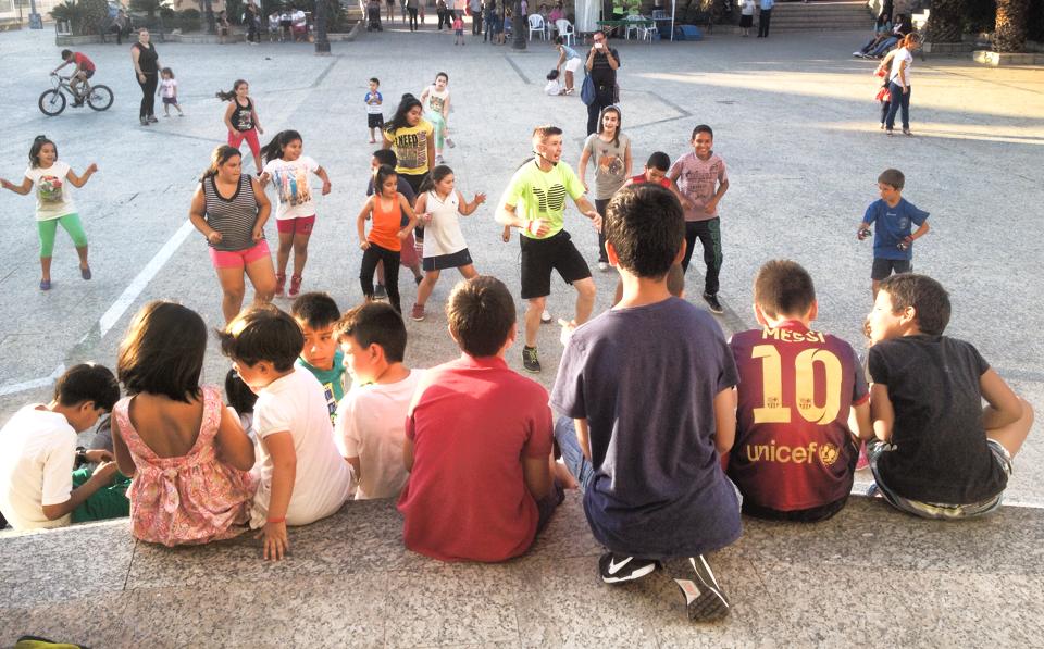 multitudinaria clase de zumba y pilates al aire libre en la plaza del ayuntamiento con motivo de la ii semana saludable de lorqui 60e80313e63b9 1