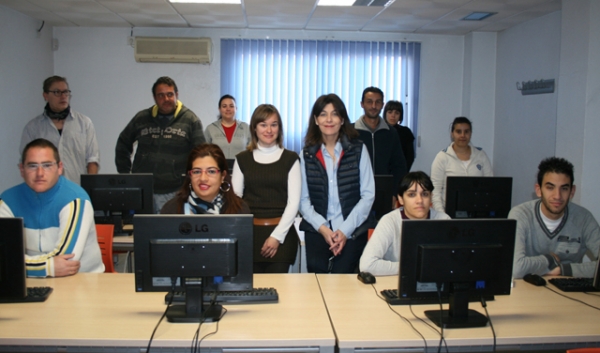 vecinos de lorqui inician un curso de informatica basica y herramientas para buscar empleo en internet 60e80439c2948